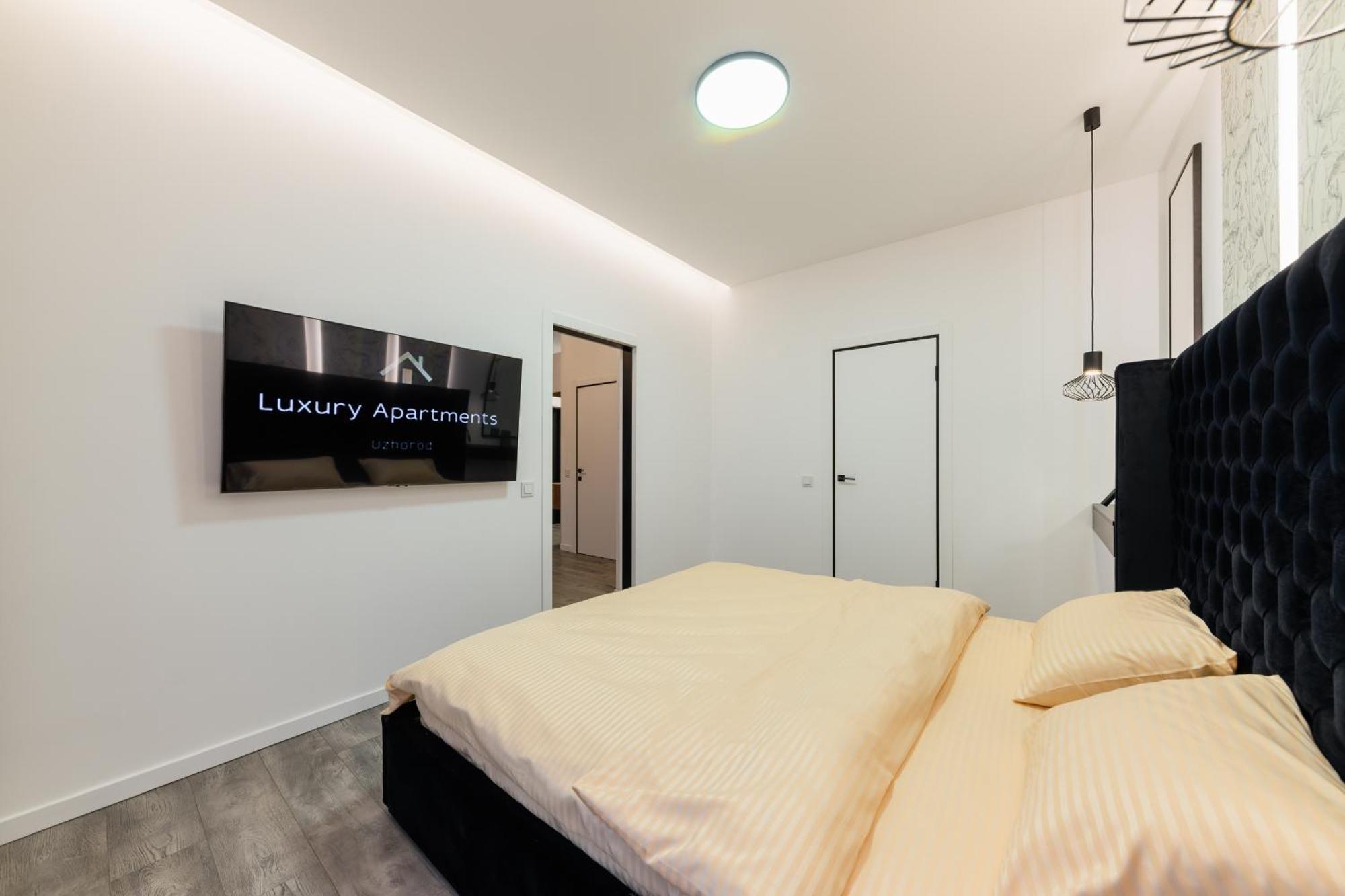 Luxury Apartments Laborca 乌日霍罗德 外观 照片
