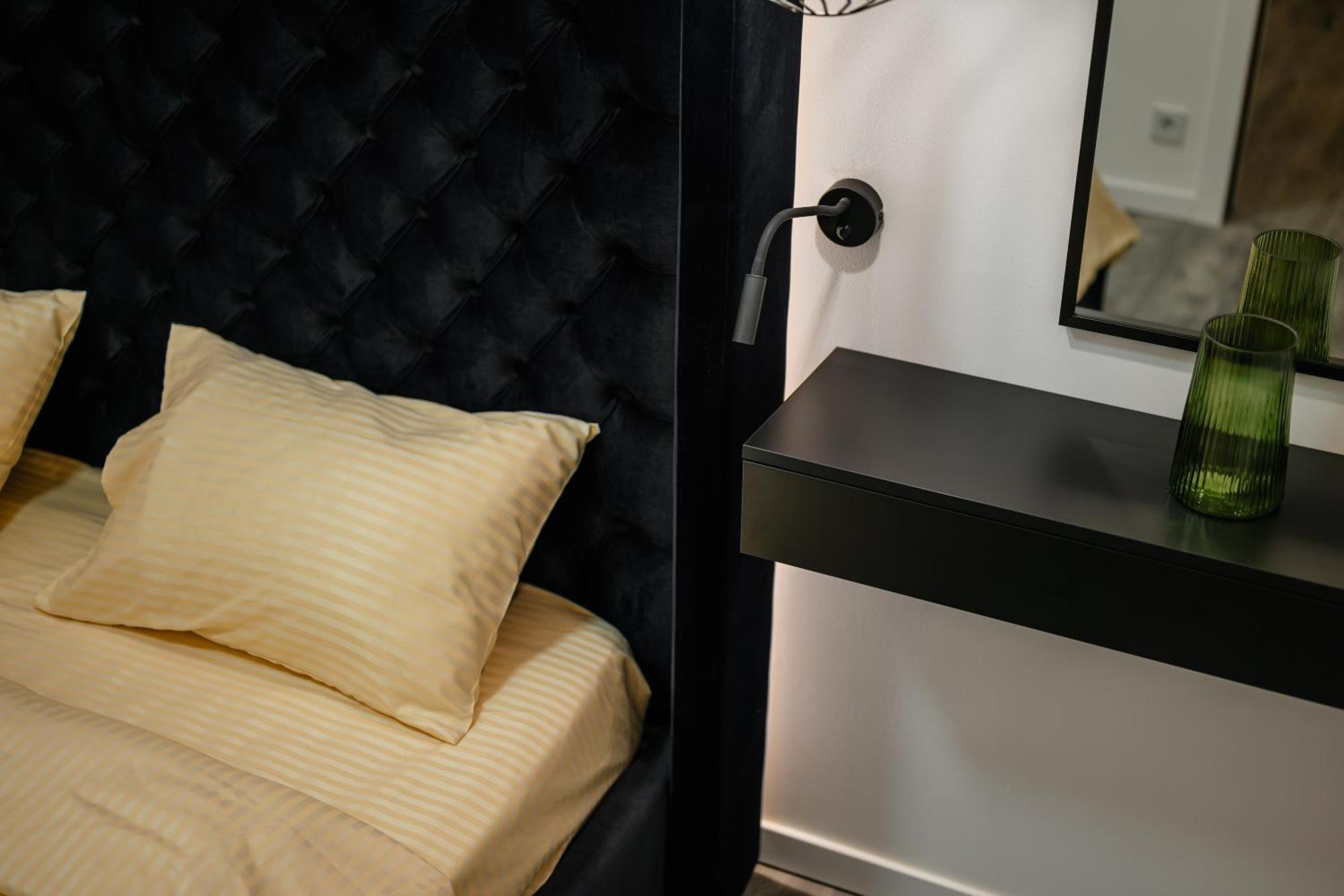 Luxury Apartments Laborca 乌日霍罗德 外观 照片